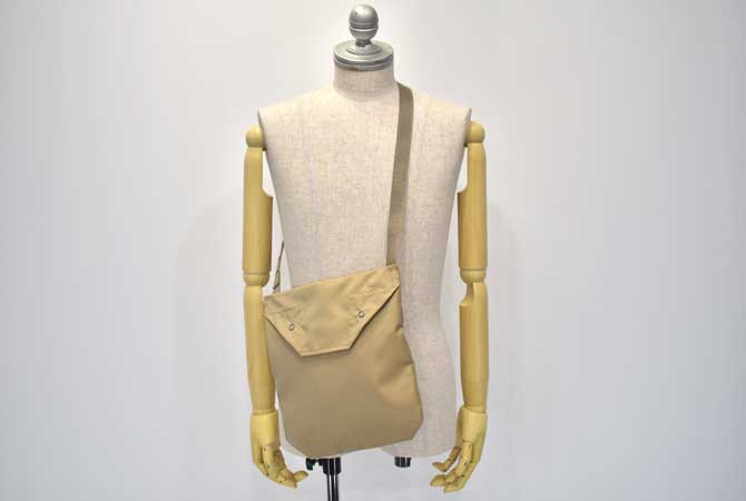 ENGINEERED GARMENTS Shoulder Pouch (PC Iridescent Twill)